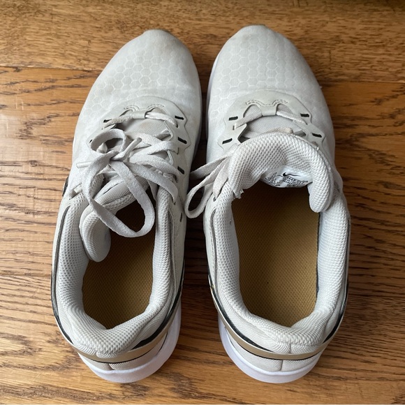 SOLD Size 7.5 - Nike Legend Essential 2 Premium Low Leopard W - Picture 3 of 5